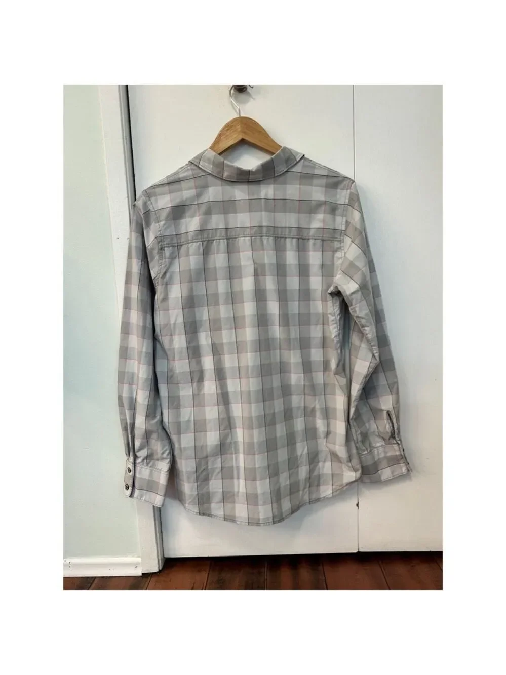 The North Face Grey and Pink Plaid Long Sleeve Button Up Shirt - Size L